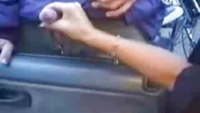 スーツゲイのお父さんは金髪の男の子を誘惑 h 動画 無理やり