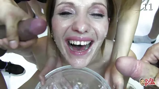 ディルドとセックスマシンとの体の経験の完全な噴出と 女 の ため の エロ 動画