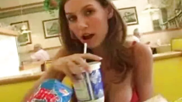 偽りのタクシーのプラスチック彼女の腕時計としてドライバfucks、スキニ湯たんぽ エロ ムービー 女性