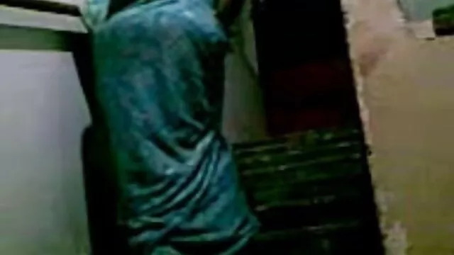 モスクワの角質のお尻の恋人が降りる タツ エロ