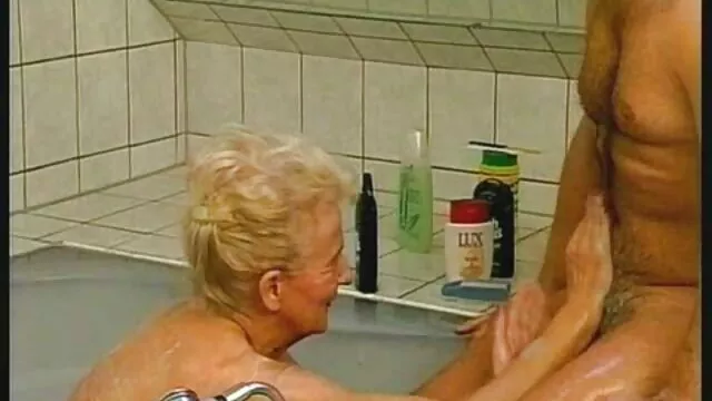 屋外セックスのための角質の巡礼者 女性 アダルト 動画
