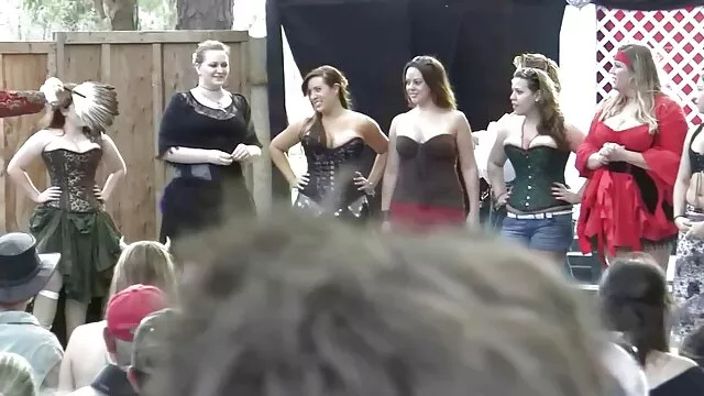 黒檀のアマチュアは、初めてのディルドで肛門を試みます。 セックス 動画 女性 向け AMに巻き込まないようにしてください
