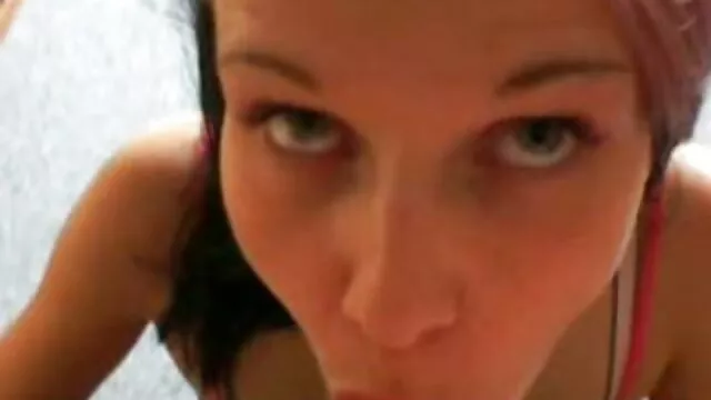 妻の愛いる男女がいたのを見ることができます。 キス 鈴木 一徹